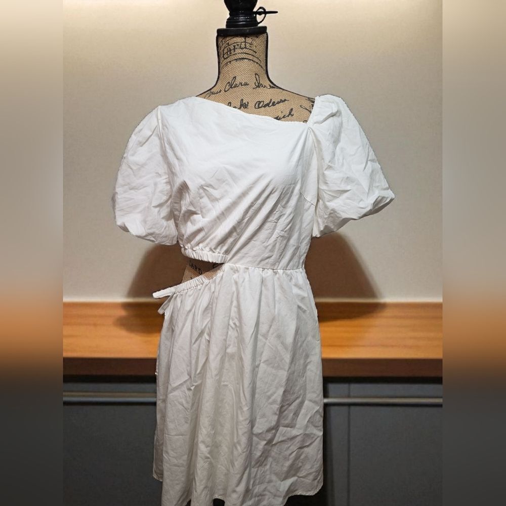 Fun And Flirty White Puff Sleeve Dress Sz Large
